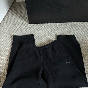 Aritzia Black sweats